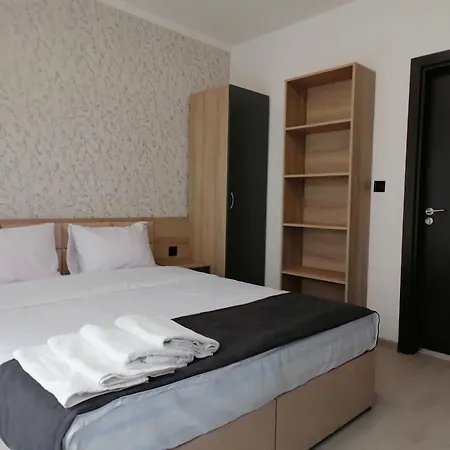 Къща за гости гест хаус паркова 33 3*